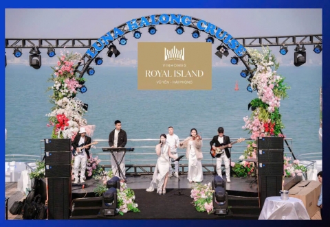 Vinhomes Vũ Yên tổ chức dạ tiệc trên du thuyền hoàng gia